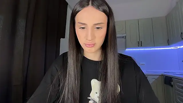 Kim Oberlin  online show from February 28, 1:11 pm