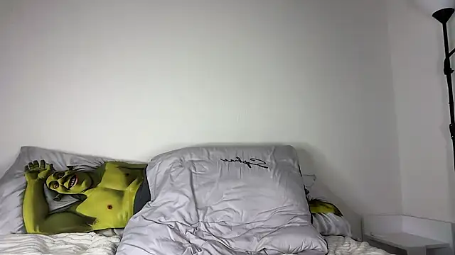 Kim Oberlin  online show from March 10, 4:11 pm