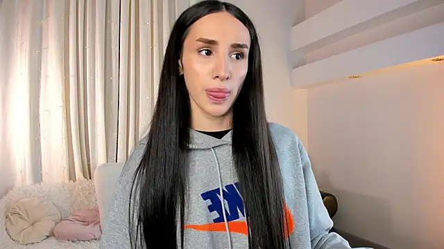 Kim Oberlin  online show from January 8, 12:44 pm