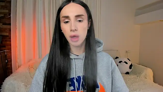 Kim Oberlin  online show from January 7, 11:15 am