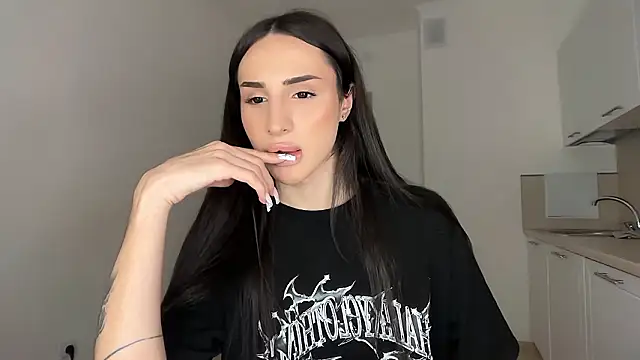 Kim Oberlin  online show from March 26, 8:51 pm