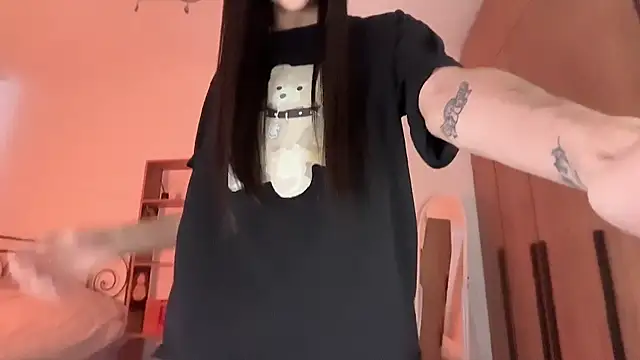 Kim Oberlin  online show from April 10, 4:14 pm