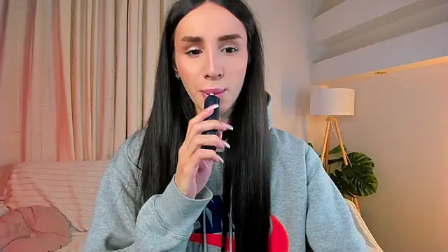 Kim Oberlin  online show from January 12, 4:03 pm