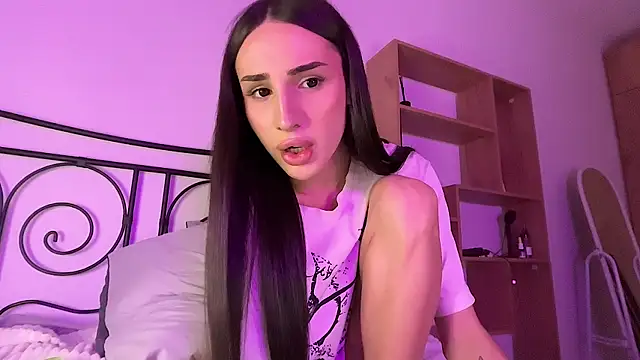 Kim Oberlin  online show from April 9, 4:02 pm