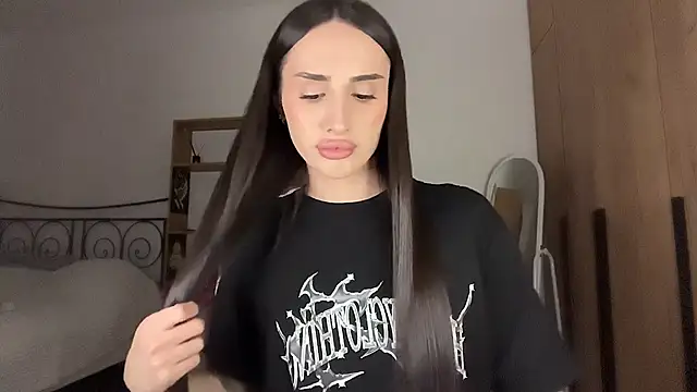 Kim Oberlin  online show from April 8, 9:05 pm