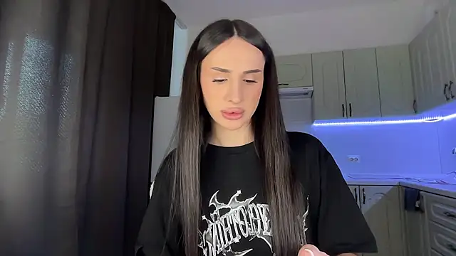 Kim Oberlin  online show from March 18, 12:08 pm