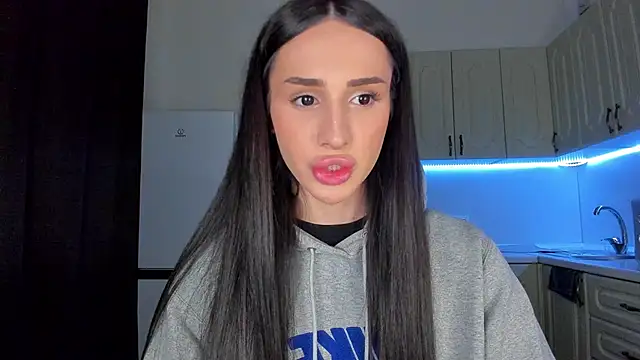 Kim Oberlin  online show from February 19, 4:04 pm