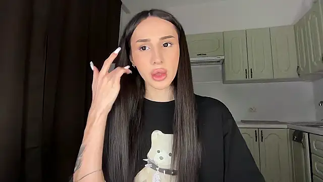 Kim Oberlin  online show from March 9, 4:43 pm