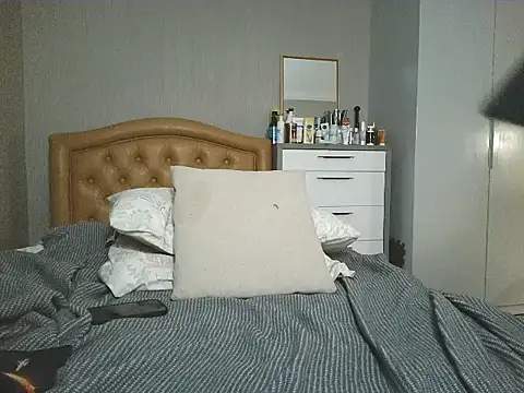 unknownguy 7 online show from January 13, 9:30 pm