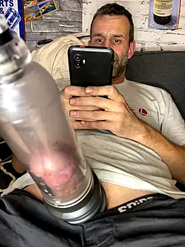 Snapshot of Gilgamesch1704 chatting on September 18, 7:17 pm Gilgamesch1704 online show from September 18, 7:17 pm