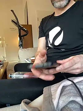 Snapshot of Gilgamesch1704 chatting on January 29, 2:53 pm Gilgamesch1704 online show from January 29, 2:53 pm