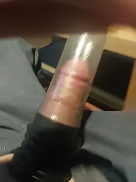 Snapshot of Gilgamesch1704 chatting on January 3, 7:27 am Gilgamesch1704 online show from January 3, 7:27 am