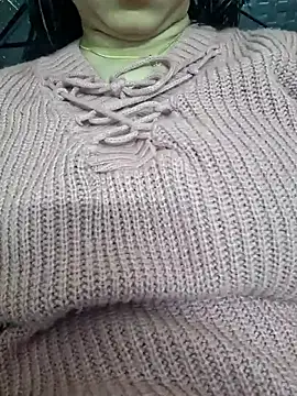 Snapshot of Lunaxx001 chatting on February 26, 1:44 pm Lunaxx001 online show from February 26, 1:44 pm