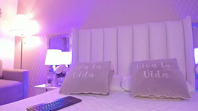 SophiaSmiiths  online show from March 19, 8:53 pm