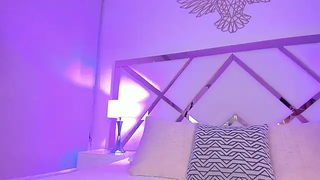 SophiaSmiiths  online show from April 12, 2:37 am