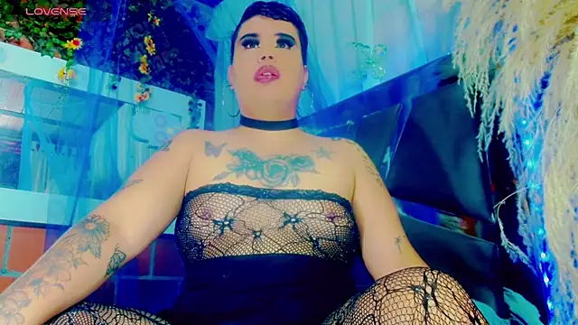 nauthyvalentina online show from April 15, 1:37 pm