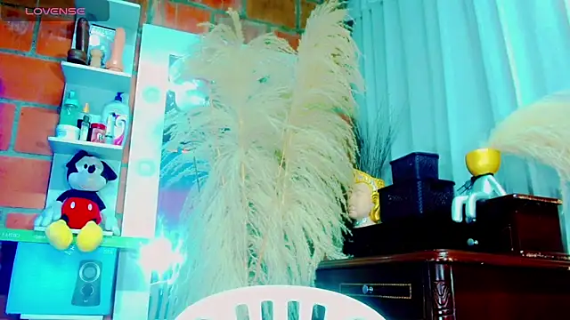 nauthyvalentina online show from February 14, 4:40 pm