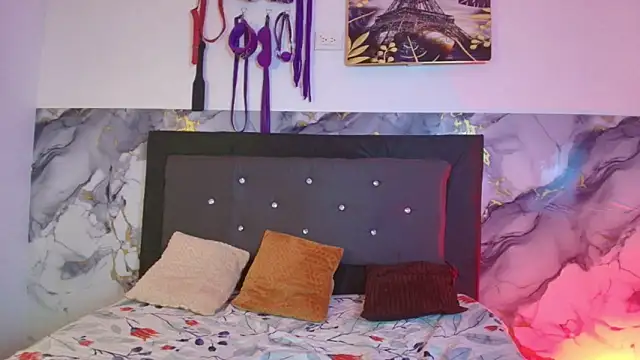 couple lovelyds online show from April 16, 9:39 pm