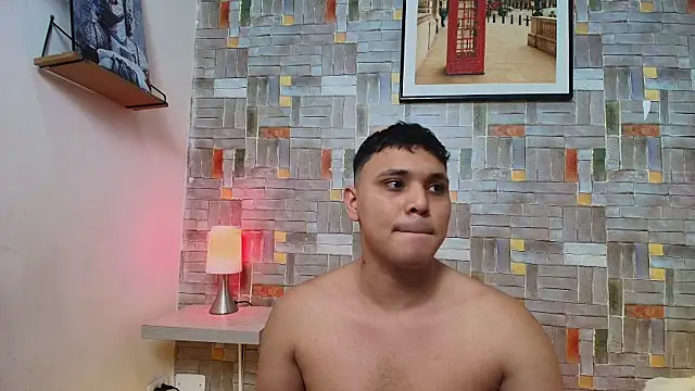 couple lovelyds online show from December 22, 9:04 pm