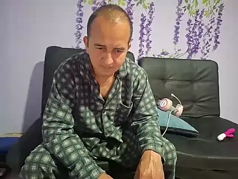 yazforeSolo online show from November 6, 2:43 pm