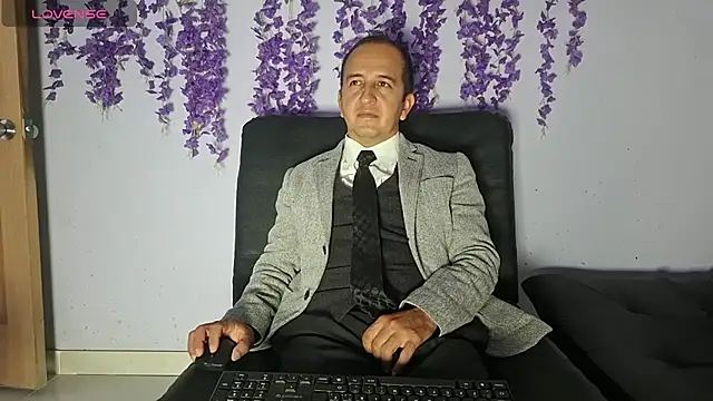 yazforeSolo online show from February 11, 2:28 pm