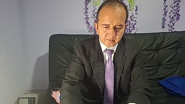 yazforeSolo online show from November 21, 2:27 pm