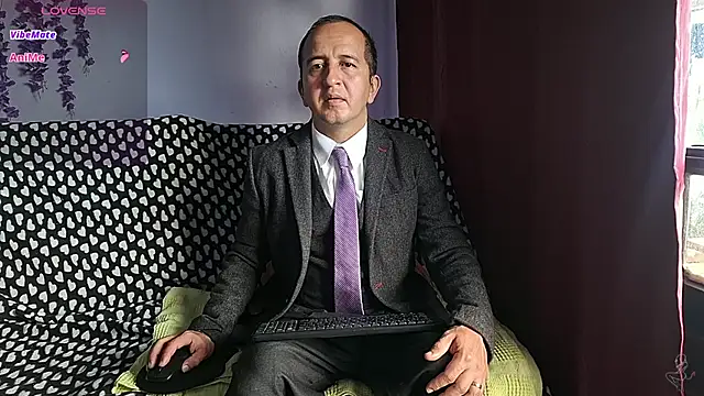 yazforeSolo online show from December 2, 2:19 pm