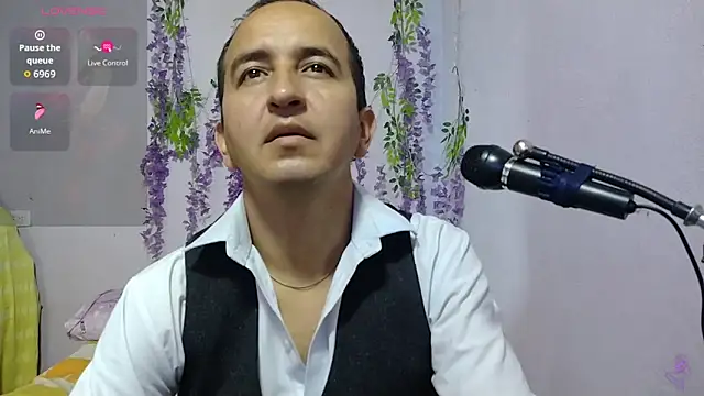 yazforeSolo online show from September 17, 2:41 pm