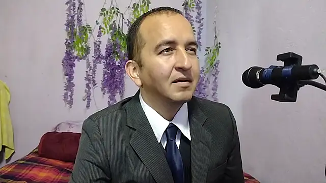 yazforeSolo online show from September 18, 2:31 pm