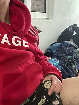 Snapshot of RicarBer chatting on February 8, 1:42 pm RicarBer online show from February 8, 1:42 pm