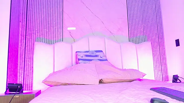 Sofia martiin online show from January 9, 3:35 am