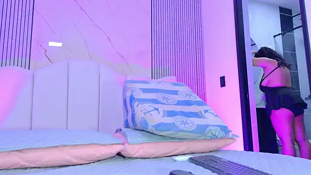 Sofia martiin online show from April 15, 3:12 am