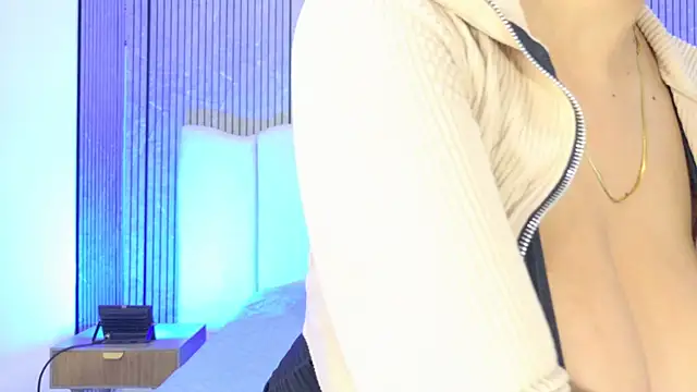 Sofia martiin online show from December 17, 3:11 am