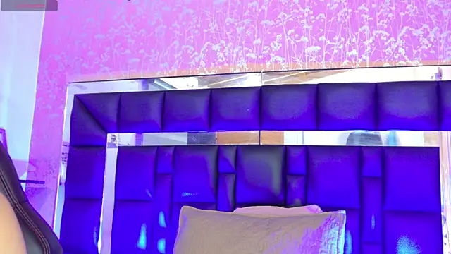Sofia martiin online show from September 13, 3:06 am