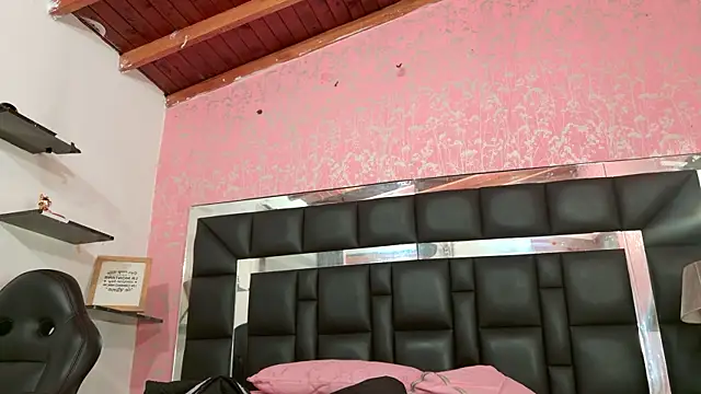 Snapshot of Sofia_martiin chatting on November 1, 3:13 am Sofia martiin online show from November 1, 3:13 am