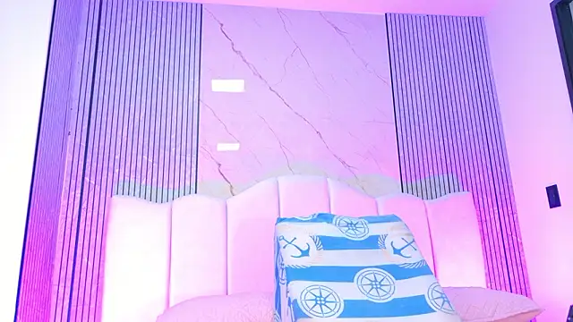 Sofia martiin online show from February 6, 3:13 am