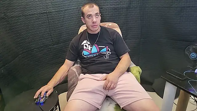 Snapshot of ScubaStevex chatting on December 2, 8:16 am ScubaStevex online show from December 2, 8:16 am