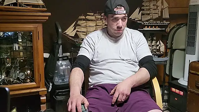 ScubaStevex online show from March 25, 10:14 am