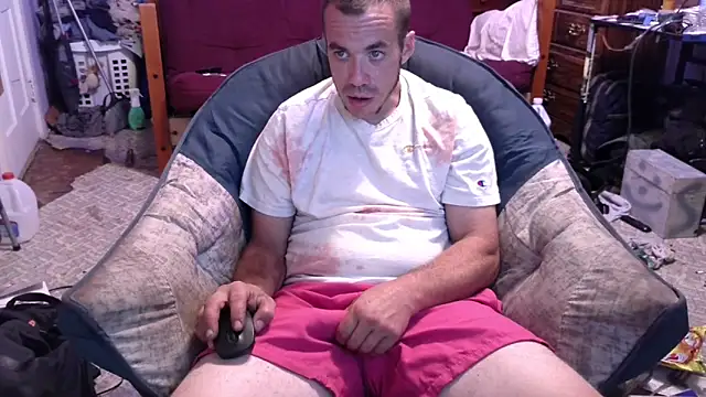Snapshot of ScubaStevex chatting on September 21, 11:43 pm ScubaStevex online show from September 21, 11:43 pm
