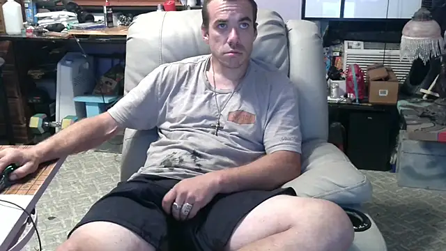 Snapshot of ScubaStevex chatting on October 16, 2:42 am ScubaStevex online show from October 16, 2:42 am