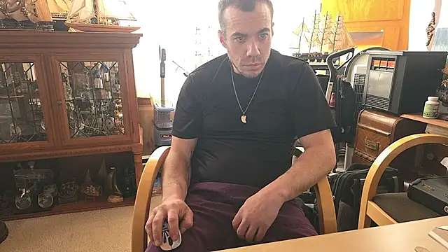 ScubaStevex online show from February 23, 5:35 pm