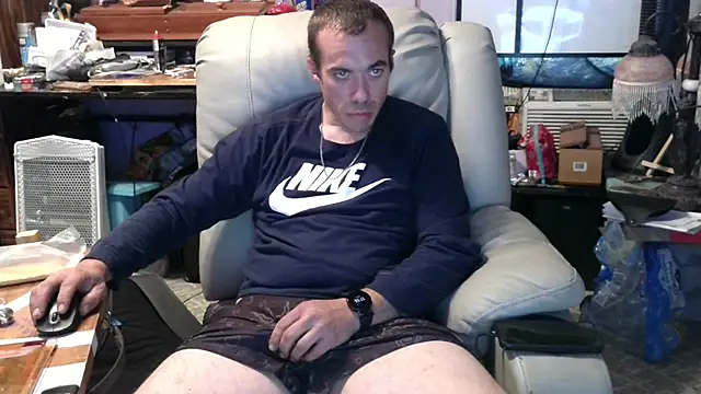 Snapshot of ScubaStevex chatting on October 16, 9:56 pm ScubaStevex online show from October 16, 9:56 pm