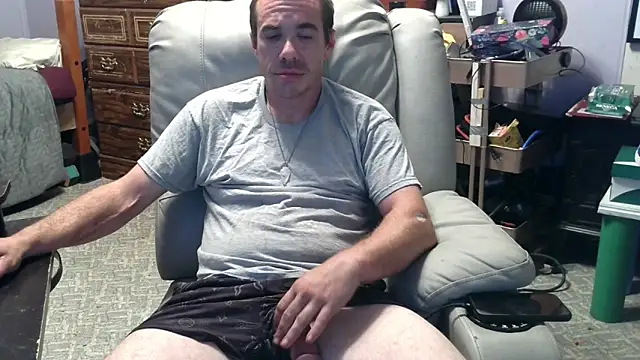 Snapshot of ScubaStevex chatting on October 26, 6:58 am ScubaStevex online show from October 26, 6:58 am