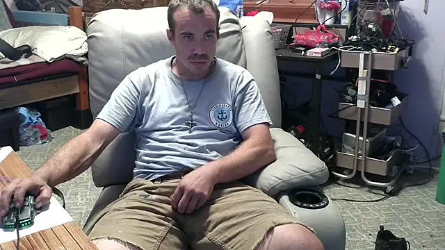 Snapshot of ScubaStevex chatting on October 13, 9:05 pm ScubaStevex online show from October 13, 9:05 pm
