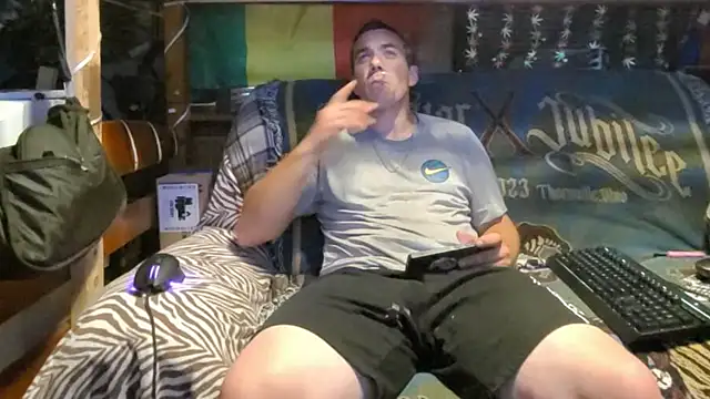ScubaStevex online show from August 8, 12:28 am