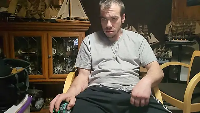 ScubaStevex online show from March 8, 7:33 am