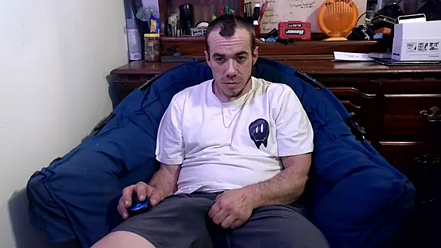 Snapshot of ScubaStevex chatting on February 9, 6:11 am ScubaStevex online show from February 9, 6:11 am