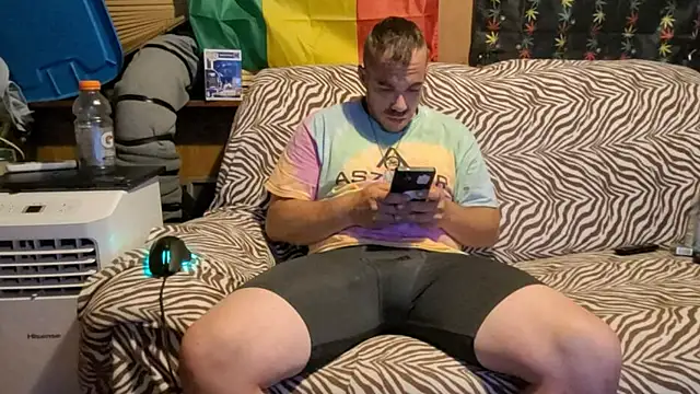 ScubaStevex online show from July 9, 6:47 am