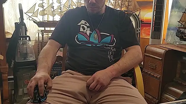 ScubaStevex online show from March 22, 5:03 pm