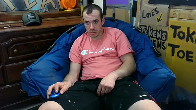Snapshot of ScubaStevex chatting on February 13, 3:35 pm ScubaStevex online show from February 13, 3:35 pm